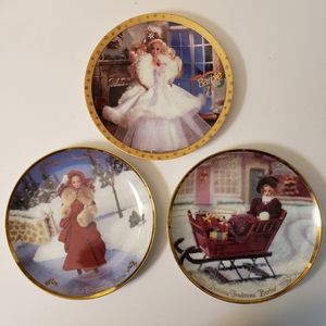 VINTAGE HOLLIDAY BARBIE DOLL COMMEMORATIVE PLATES